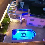 Private Pool, 3Br Garden Apartment, Aquarelle